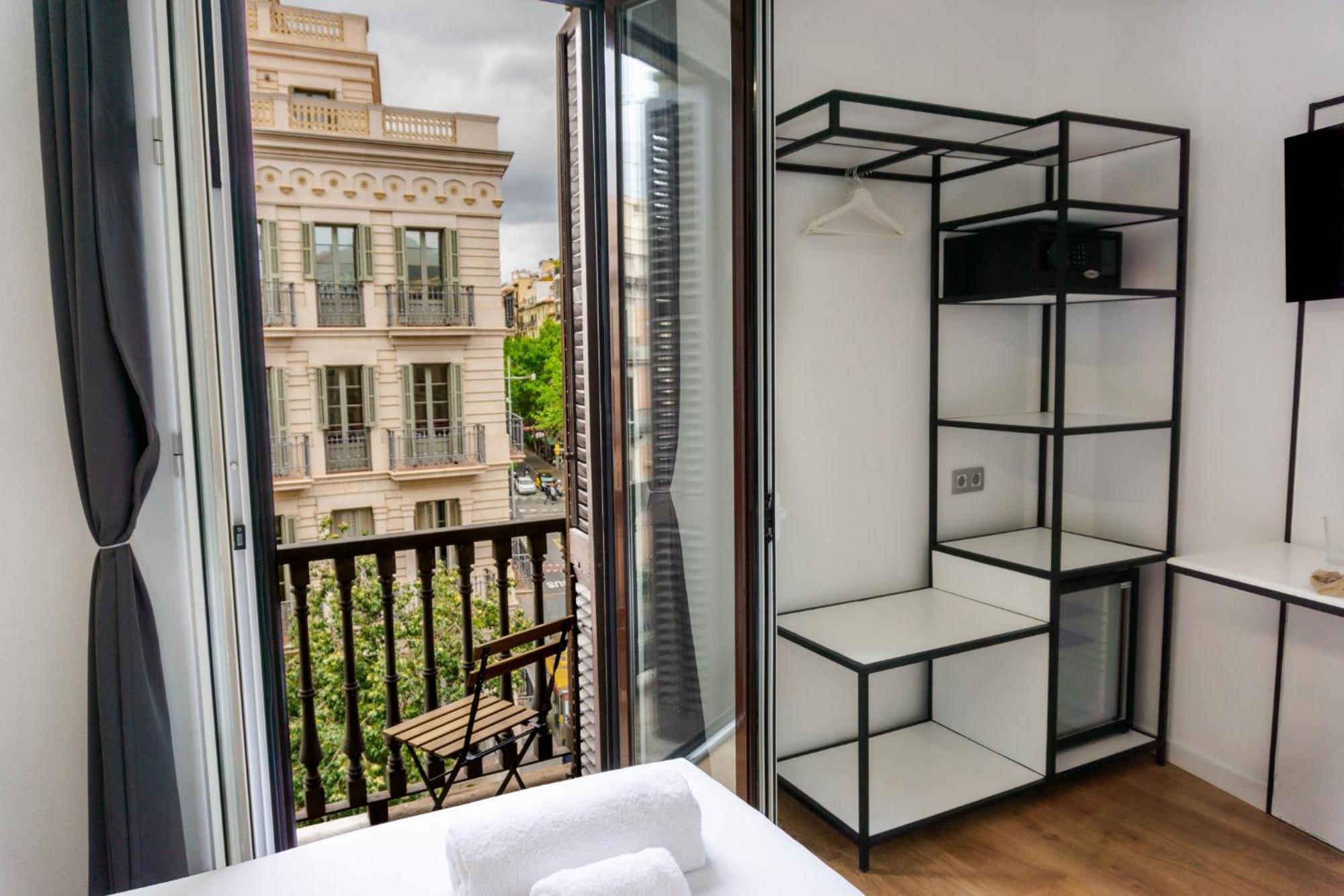 Fontanella Green House برشلونة المظهر الخارجي الصورة